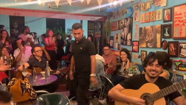 El Peregrino @soyelperegrino haciendo lo suyo! Acompañan @andrescbandolero @alvarofzapata @sai_conde @sebastian12_03 @oscar.javier.agu y don Albán